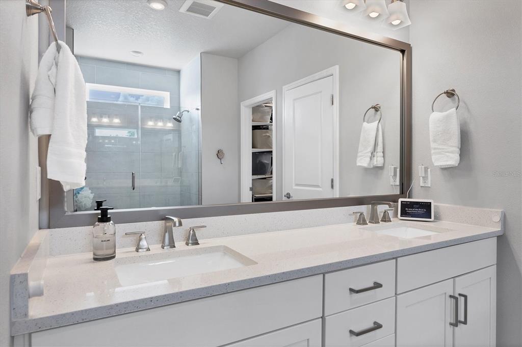 2353 Lindstrom Street Sarasota, FL 34237 - Photo 19 of 44