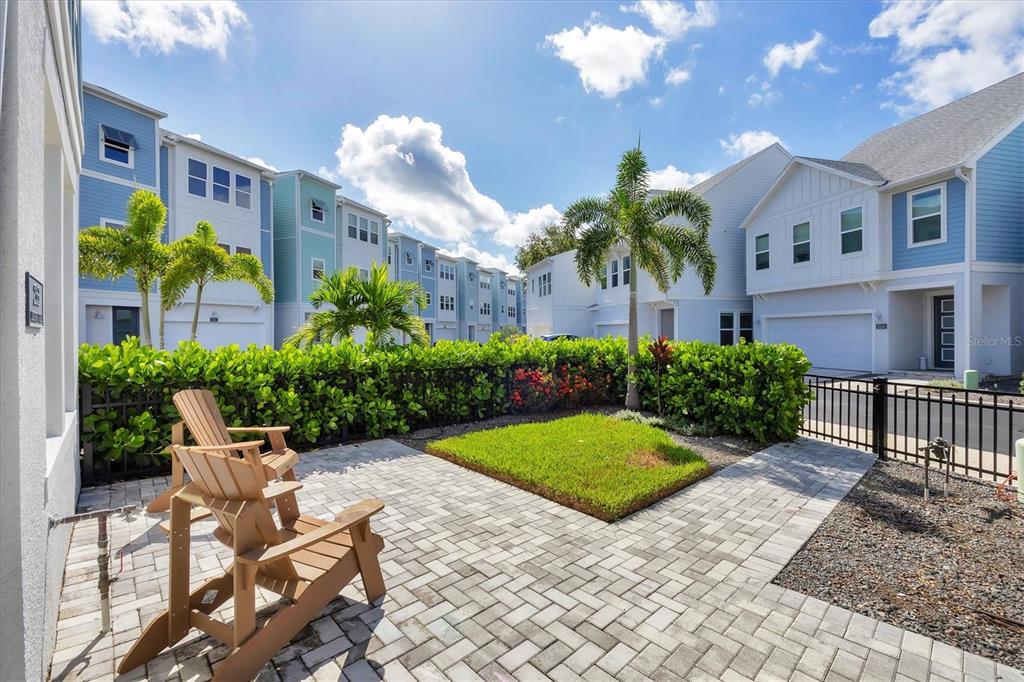 2353 Lindstrom Street Sarasota, FL 34237 - Photo 4 of 44