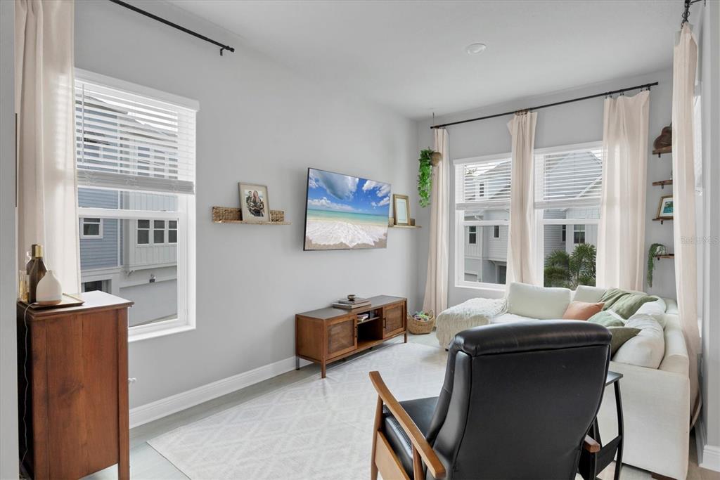 2353 Lindstrom Street Sarasota, FL 34237 - Photo 8 of 44