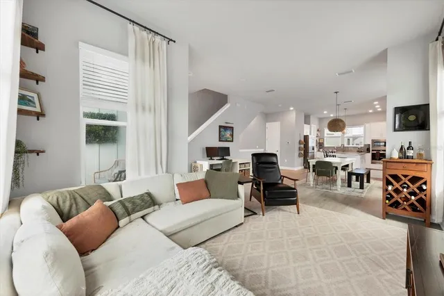 $3,600 | 2353 Lindstrom Street, Sarasota, FL 34237