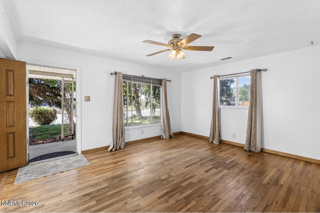 1055 Curti Drive Reno, NV 89502 - Photo 5 of 23 IMG_1692