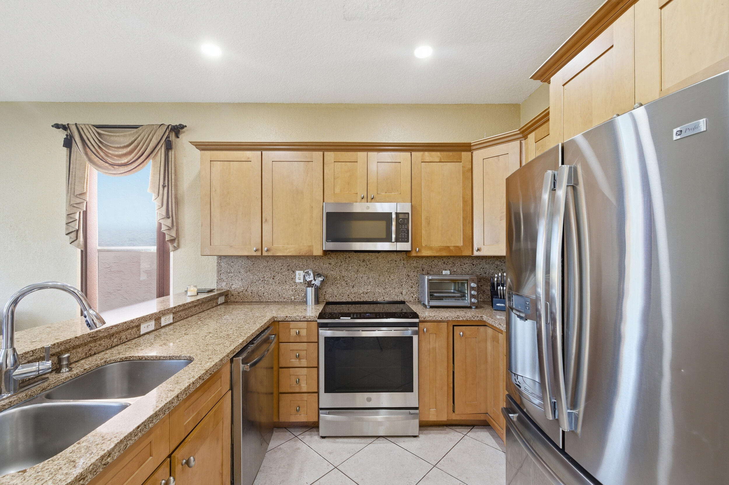 2111 Southwest 148th Avenue Miramar, FL 33027 - Photo 16 of 53 21_036__d4s9511