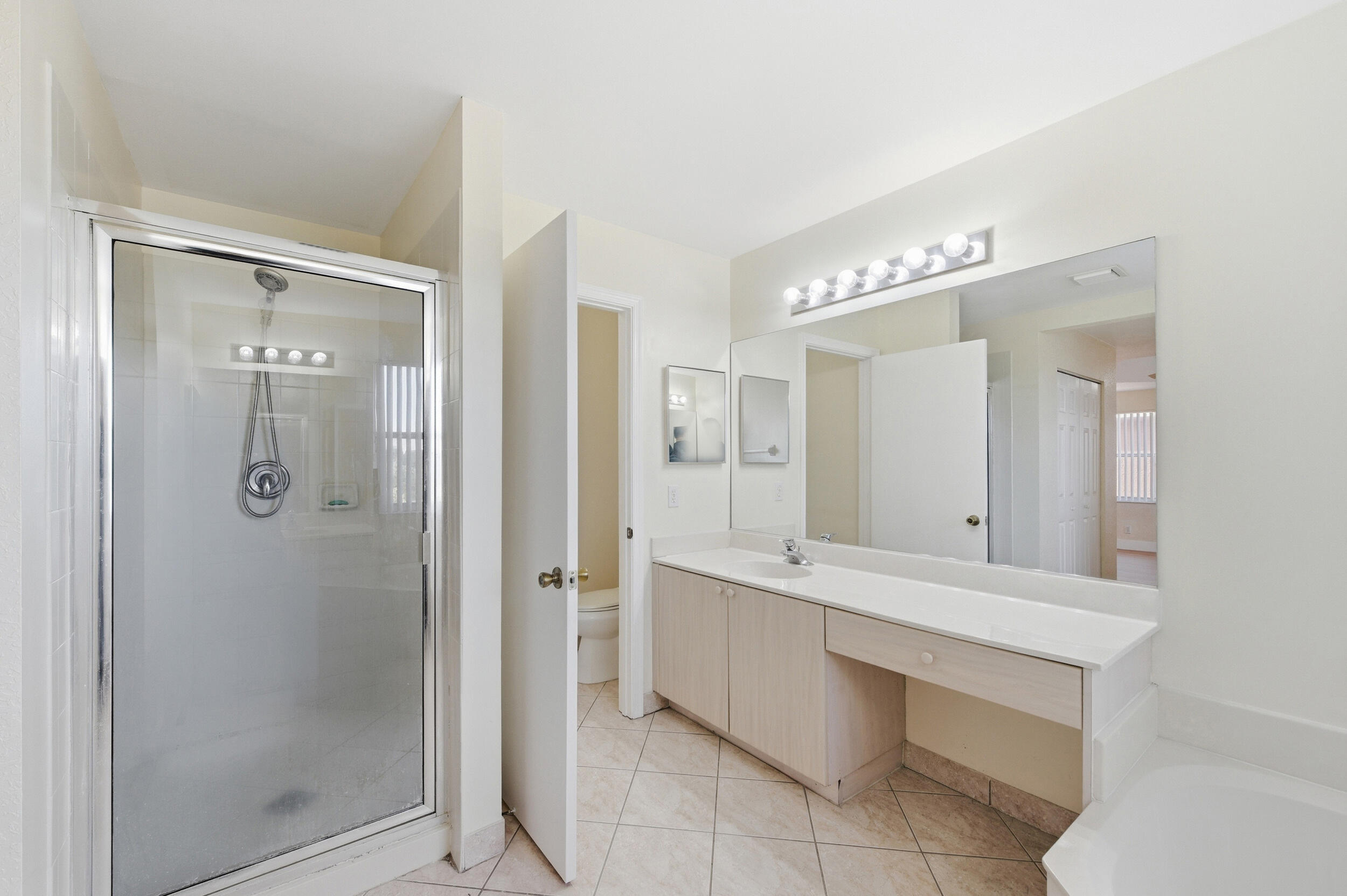 2111 Southwest 148th Avenue Miramar, FL 33027 - Photo 26 of 53 42_057__d4s9406