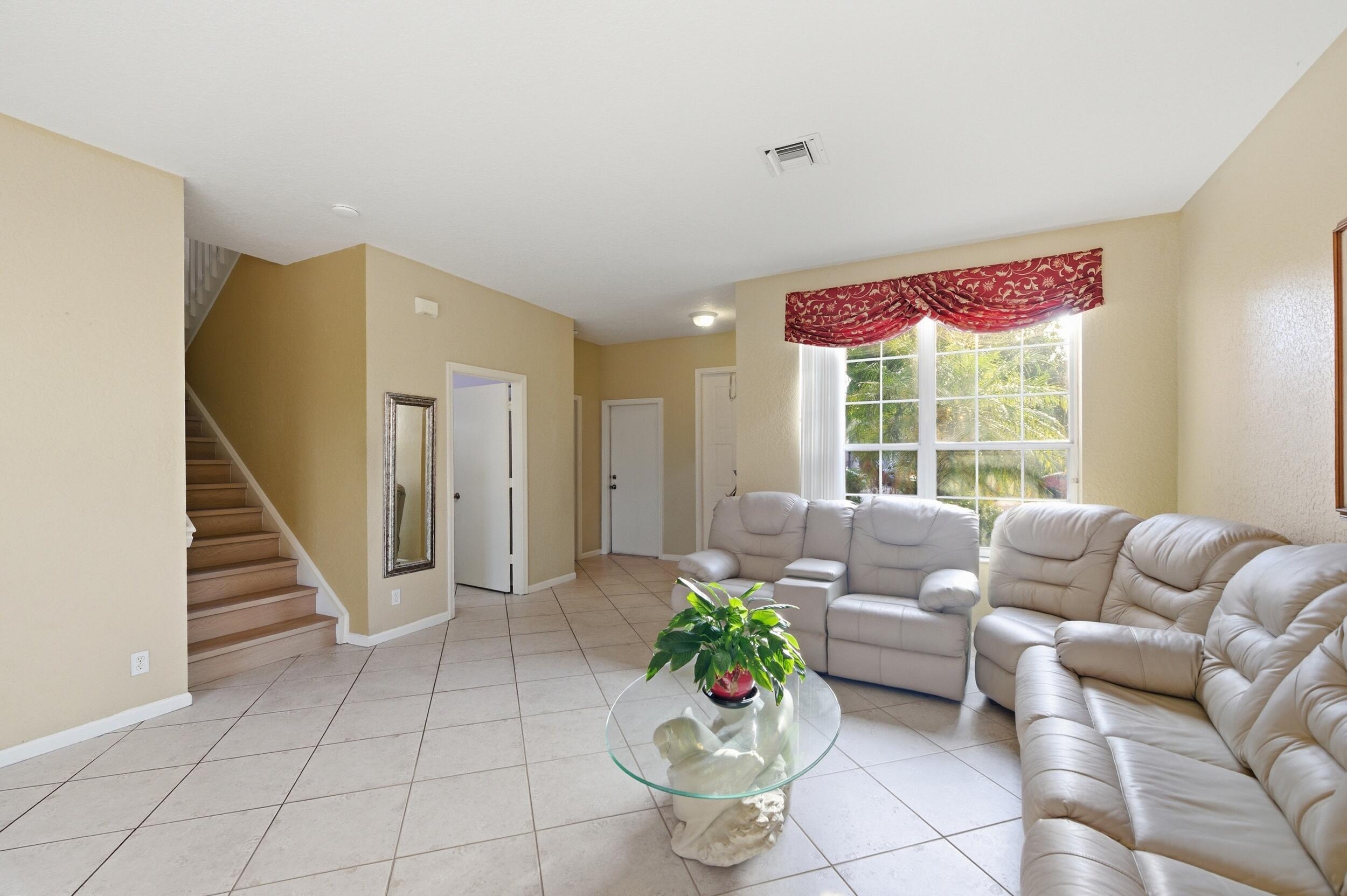 2111 Southwest 148th Avenue Miramar, FL 33027 - Photo 7 of 53 12_027__d4s9461