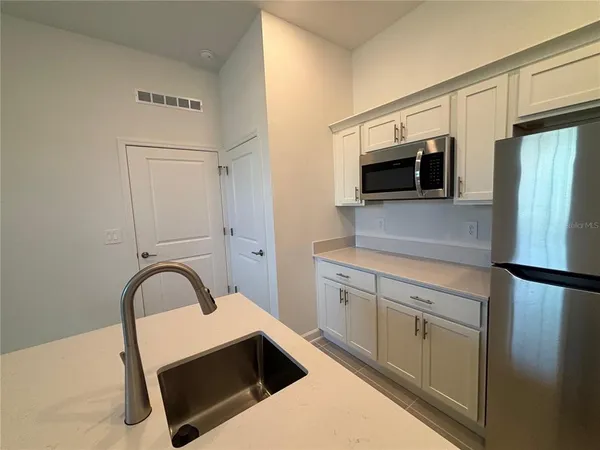 $1,400 | 5996 Shavasana Road, Unit B, Clermont, FL 34714