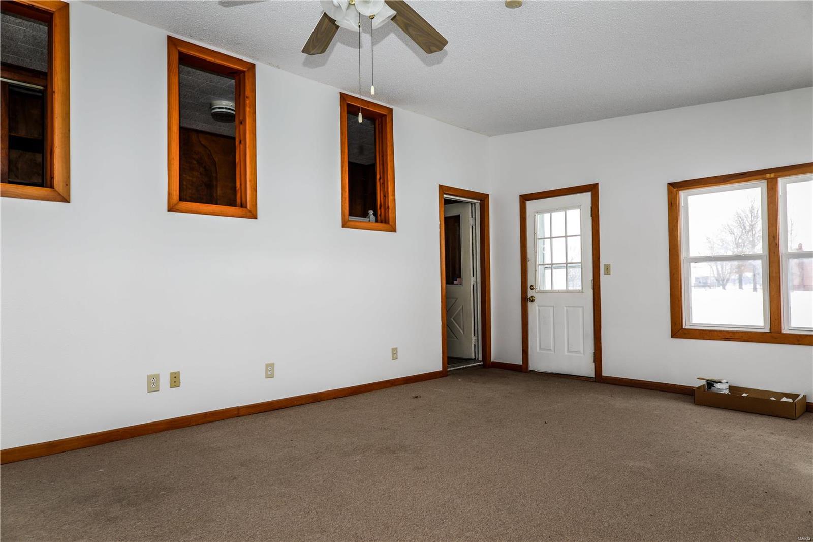 22711 Werner Road Mount Olive, IL 62069 - Photo 5 of 18