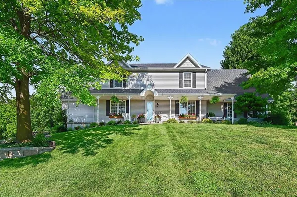 $585,000 | 7204 Pleasant Ridge Terrace, St. Joseph, MO 64504