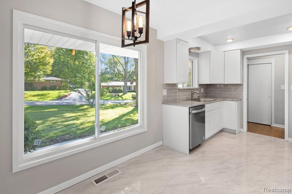 28403 Peppermill Road Farmington Hills, MI 48331 - Photo 23 of 26