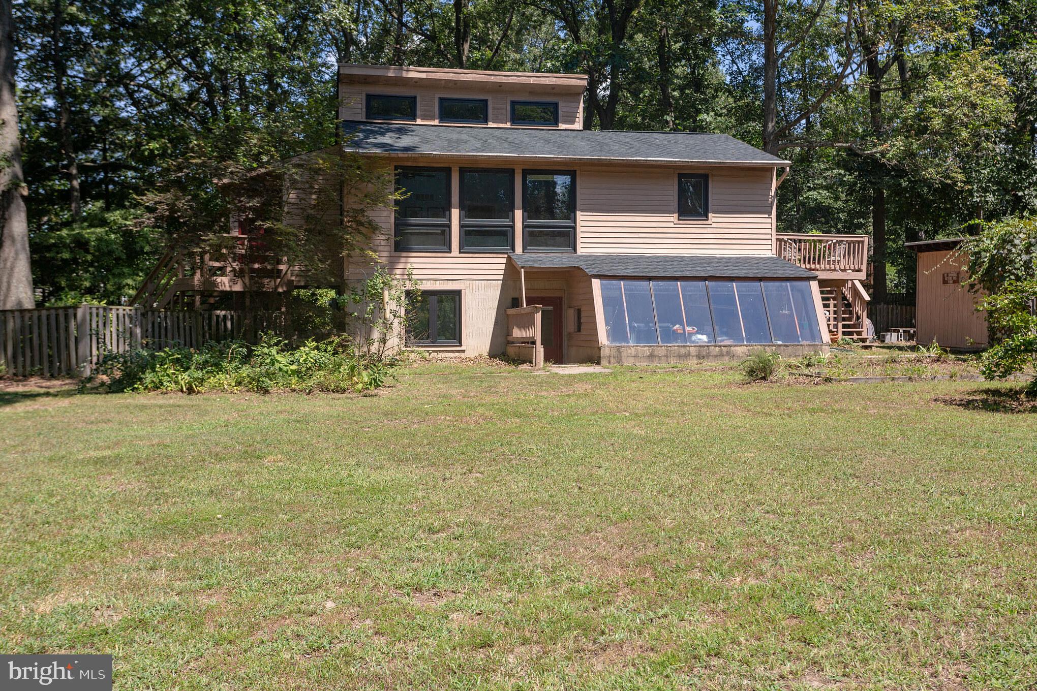 245 Beachwood Road Pasadena, MD 21122 - Photo 4 of 28 Gallery Image 4