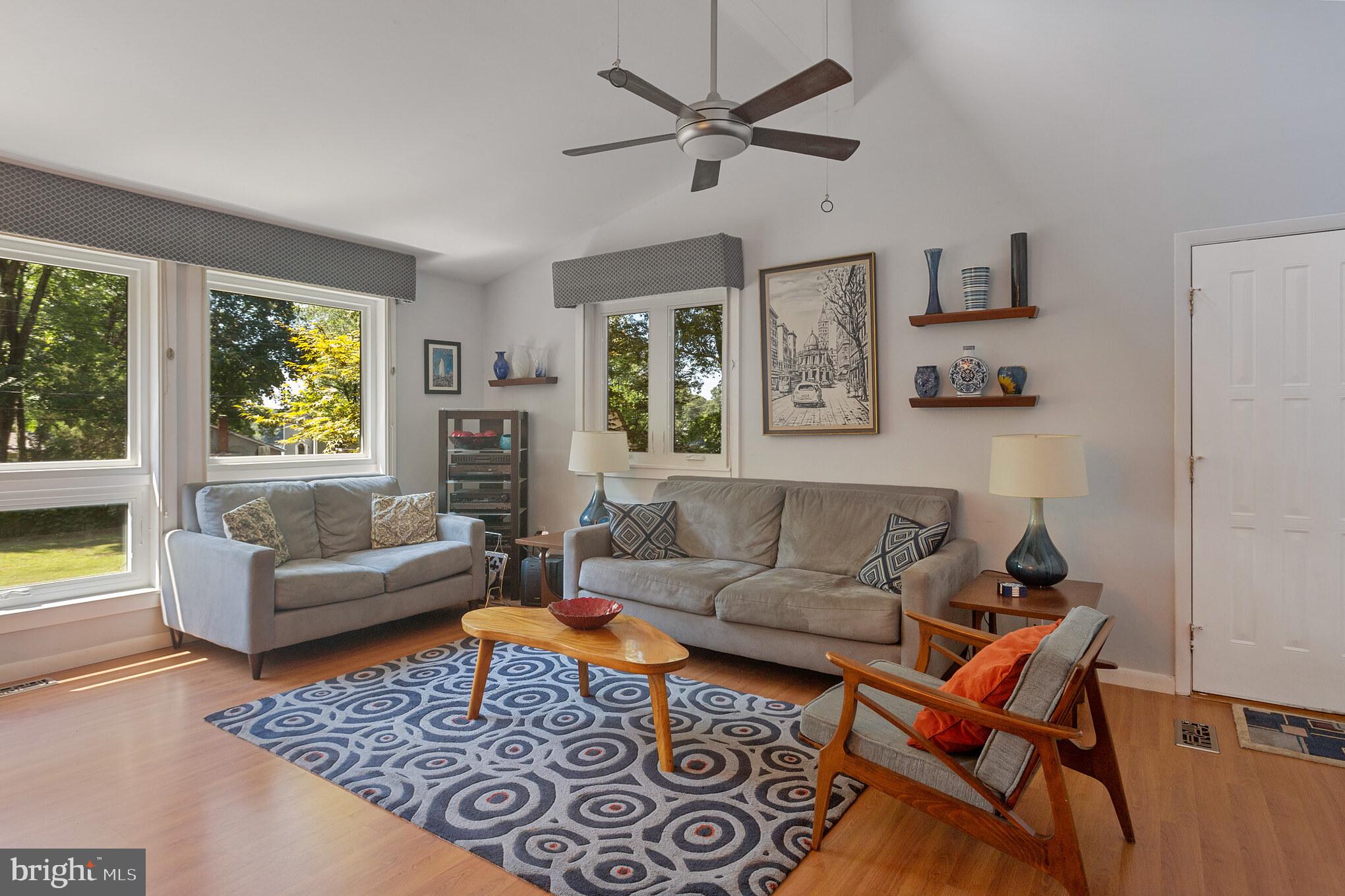 245 Beachwood Road Pasadena, MD 21122 - Photo 5 of 28 Gallery Image 5