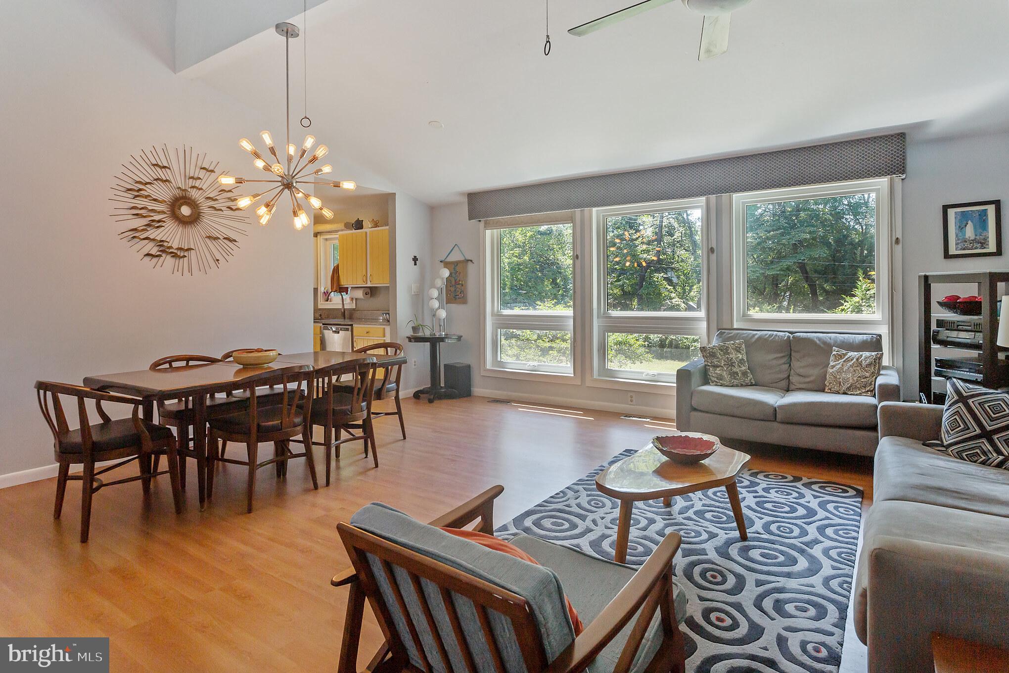 245 Beachwood Road Pasadena, MD 21122 - Photo 7 of 28 Gallery Image 7