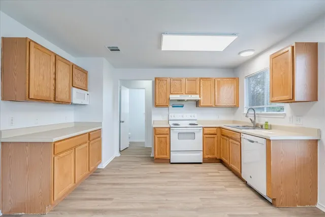 $289,900 | 618 Lavaca Loop, Elgin, TX 78621