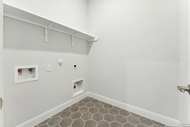 $349,990 | 8219 Wellstone, Schertz, TX 78154