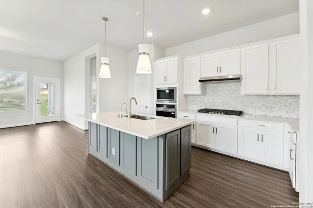 $349,990 | 8219 Wellstone, Schertz, TX 78154