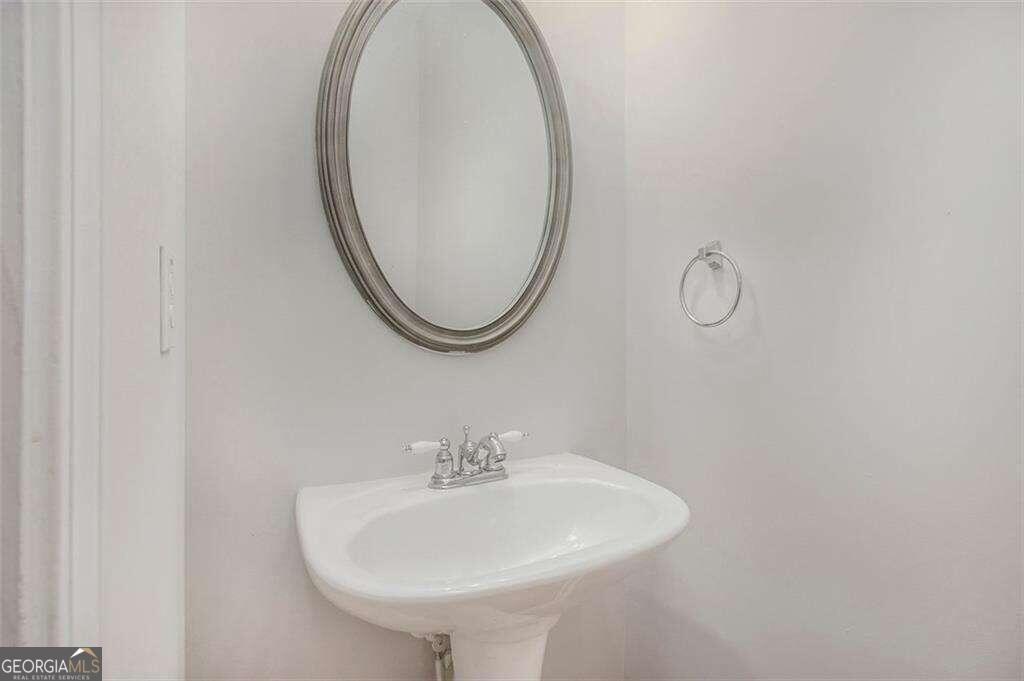 608 Lofty Lane Atlanta, GA 30331 - Photo 7 of 28