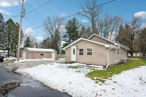 $250,000 | W1019 Narcissus Road, Bloomfield, WI 53128