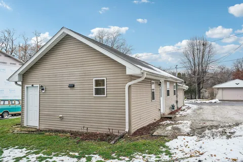 $250,000 | W1019 Narcissus Road, Bloomfield, WI 53128