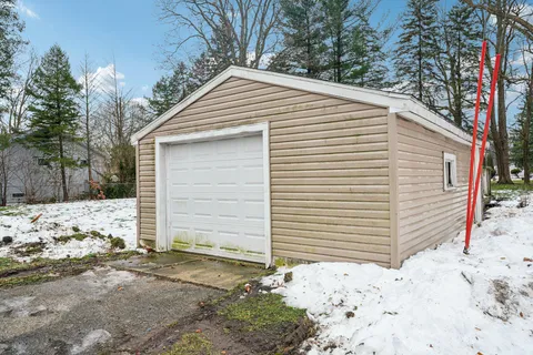 $250,000 | W1019 Narcissus Road, Bloomfield, WI 53128