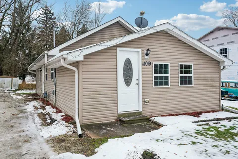 $250,000 | W1019 Narcissus Road, Bloomfield, WI 53128