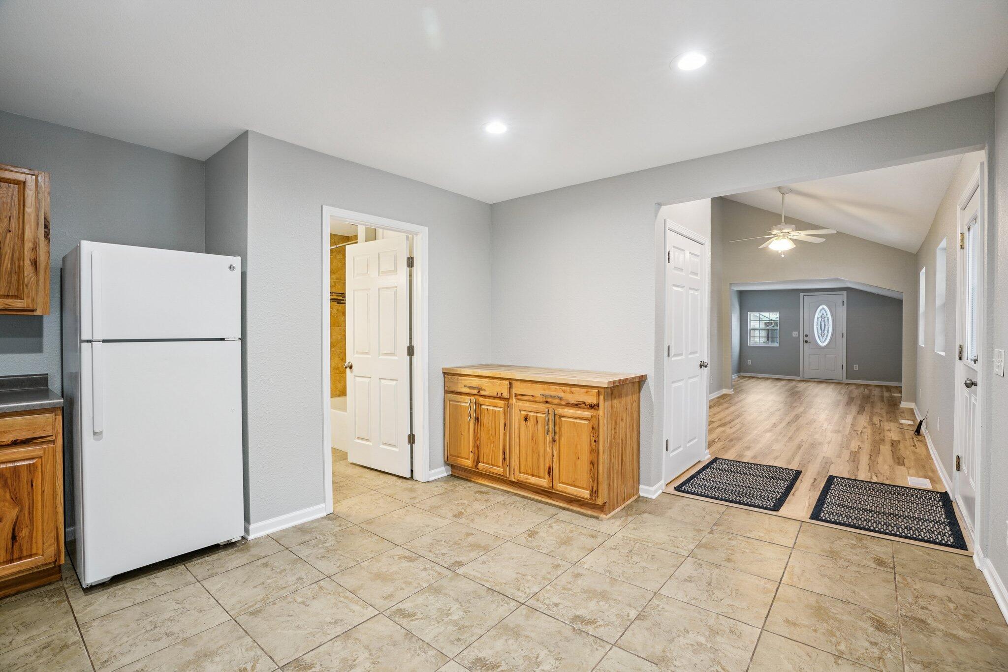 W1019 Narcissus Road Bloomfield, WI 53128 - Photo 7 of 35 18-web-or-mls-W1019 Narcissus Rd-S1912-0