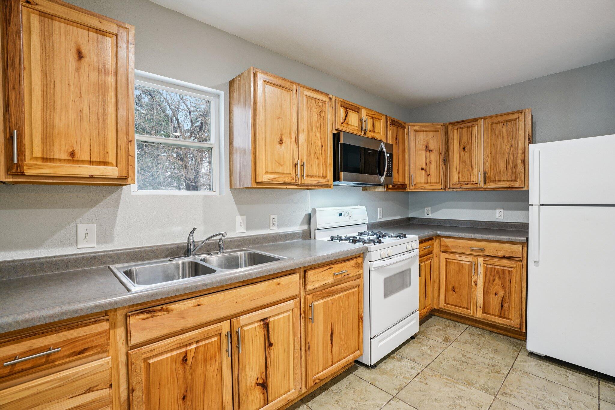 W1019 Narcissus Road Bloomfield, WI 53128 - Photo 8 of 35 19-web-or-mls-W1019 Narcissus Rd-S1912-0