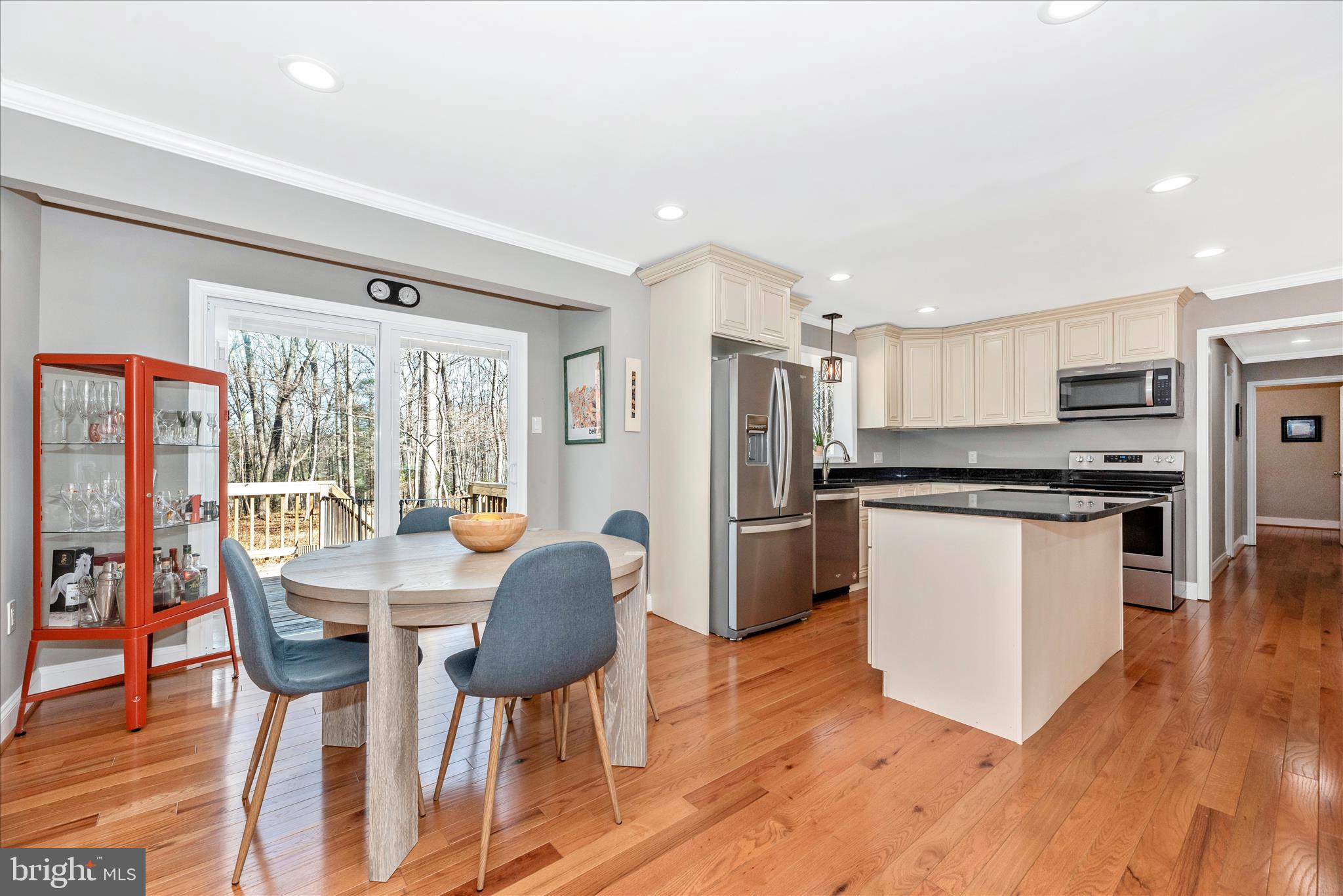 14015 Berryville Road Darnestown, MD 20874 - Photo 12 of 53 Dining Area with sliding doors to deck
