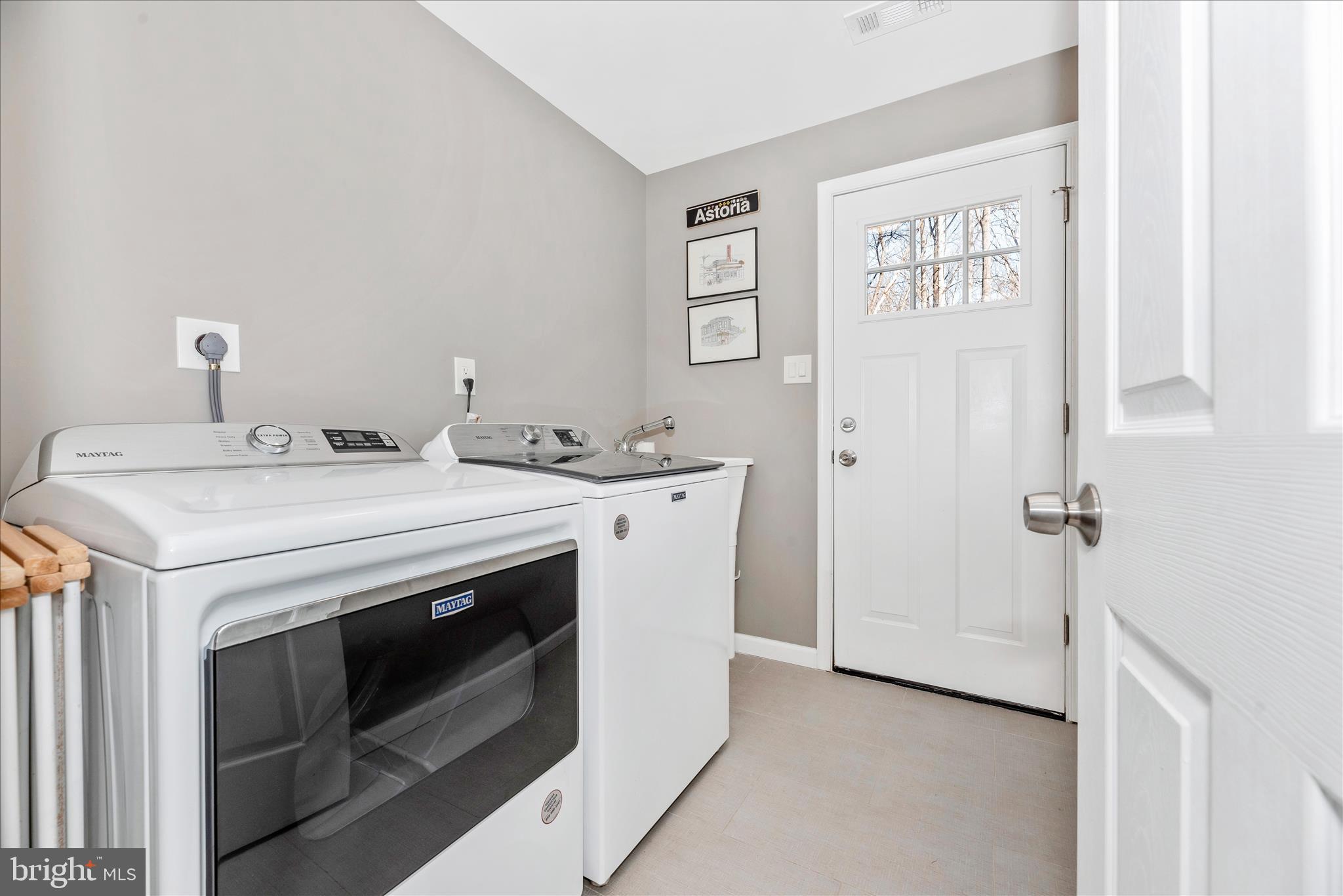 14015 Berryville Road Darnestown, MD 20874 - Photo 21 of 53 Laundry Room with outside entrance