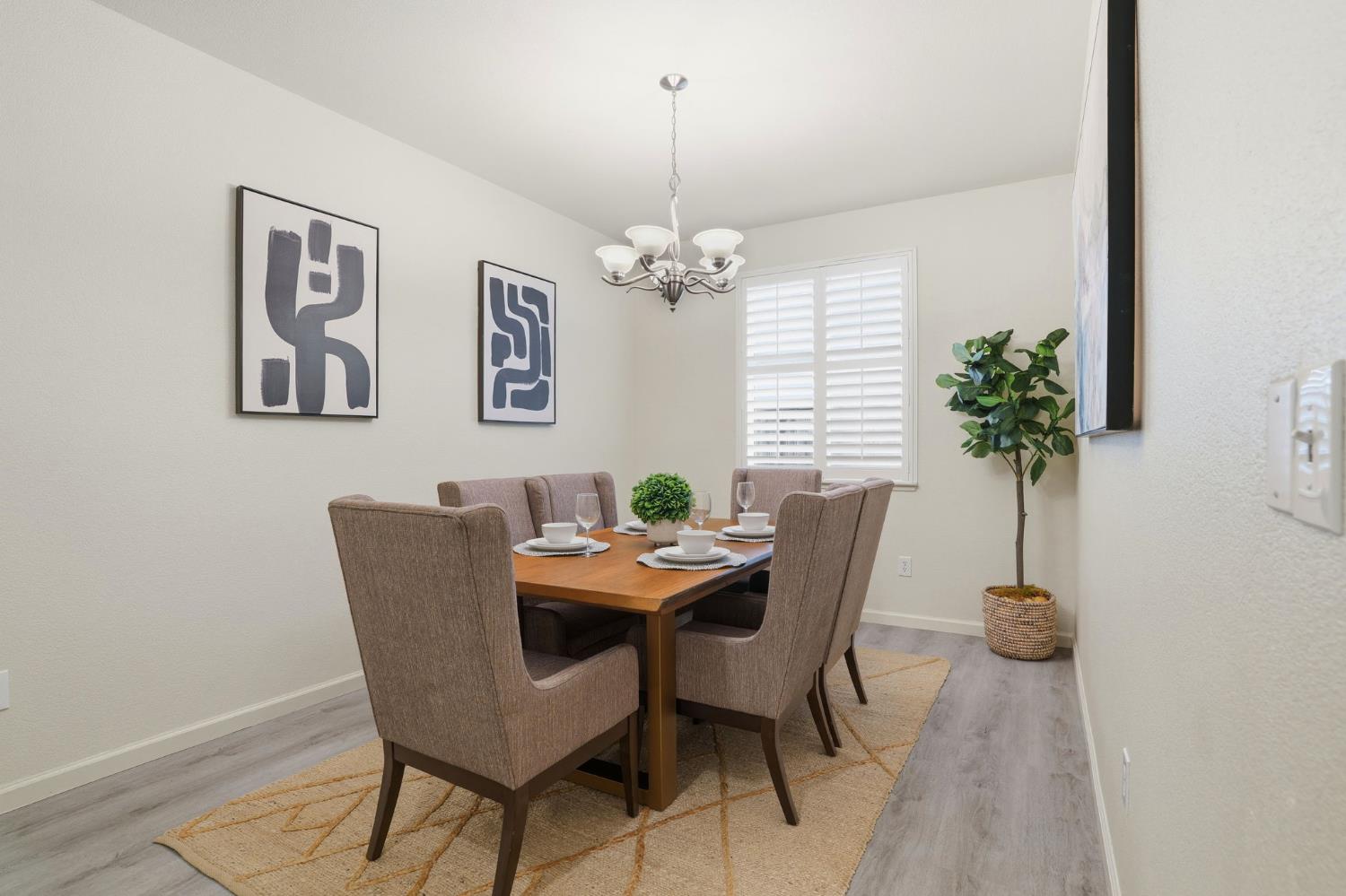 10250 Rudder Way Stockton, CA 95209 - Photo 18 of 46 a dining room with furniture and window