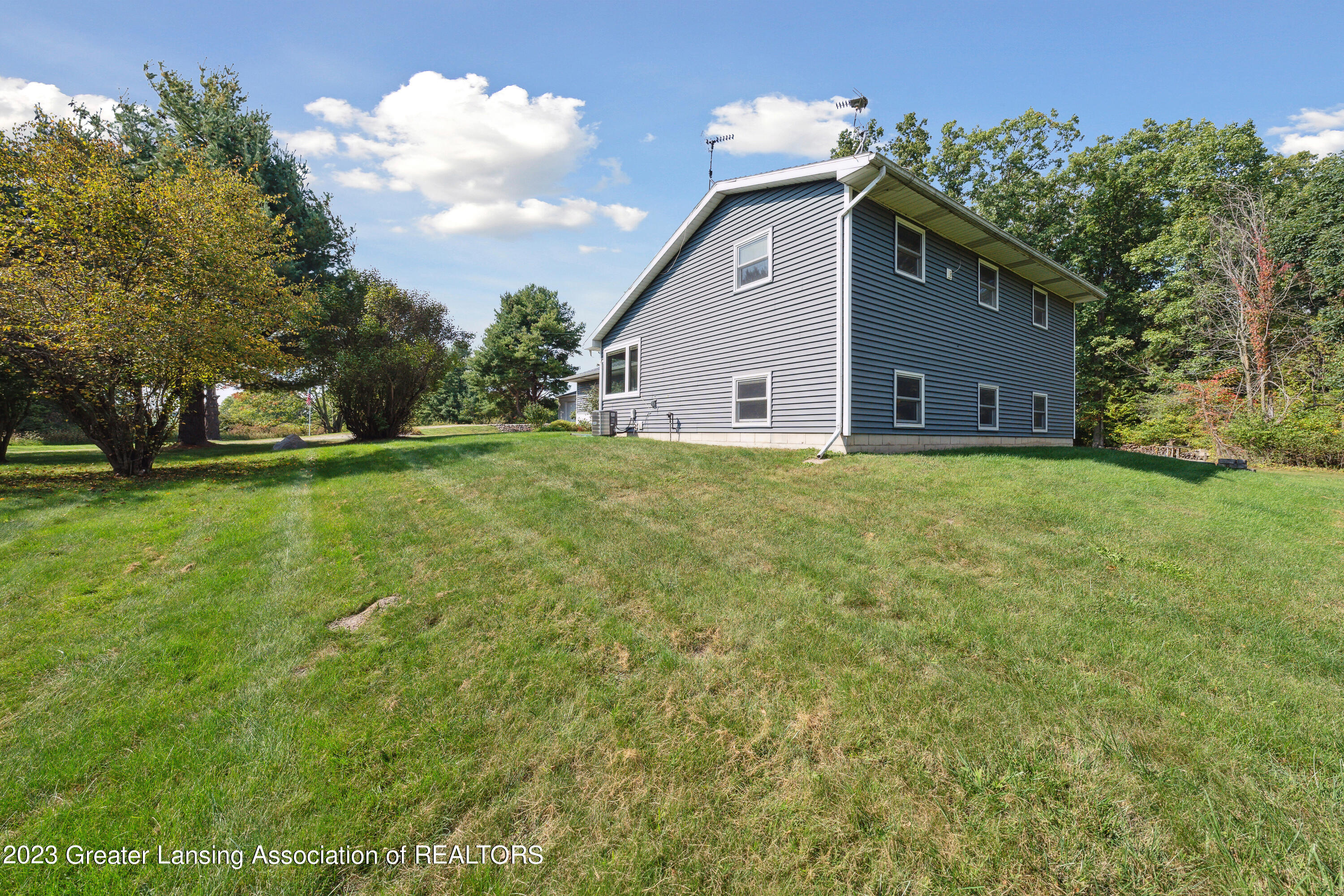 5890 Bellevue Road Eaton Rapids, MI 48827 - Photo 2 of 62 5890 Bellevue (2)