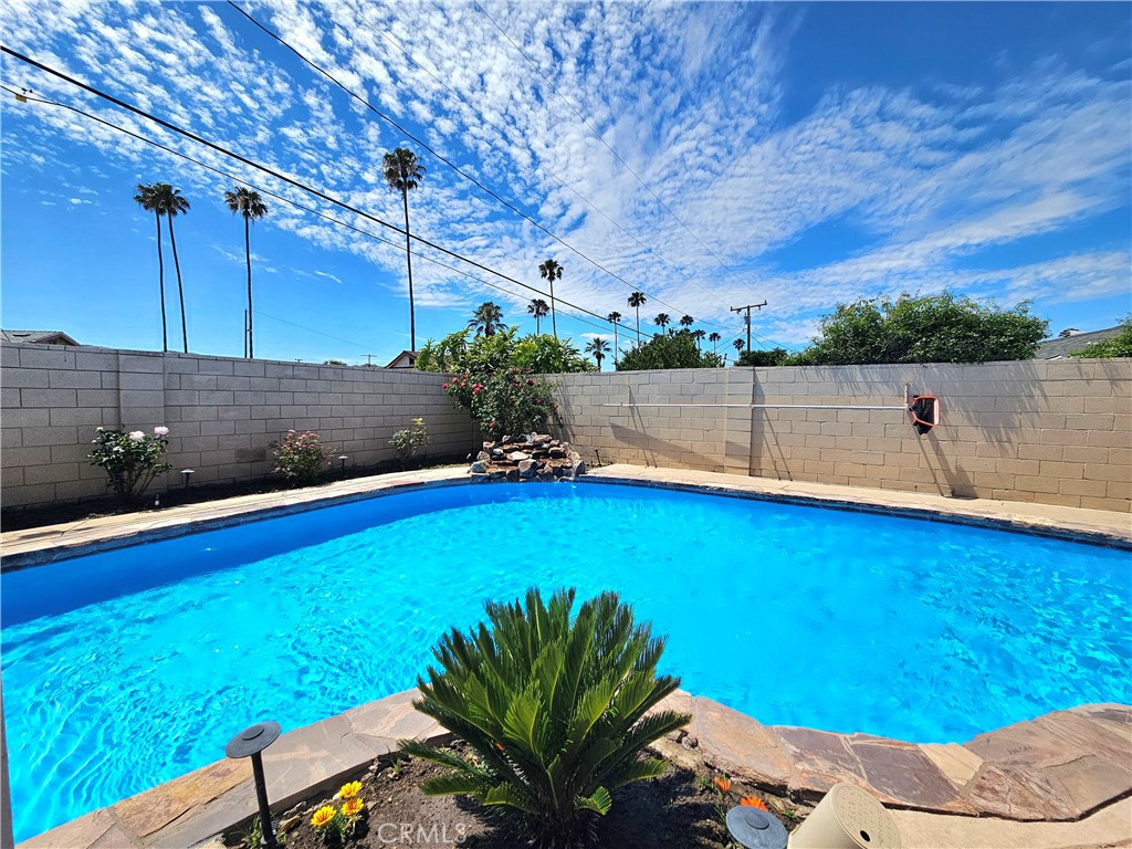 2092 Cutler Street Simi Valley, CA 93065 - Photo 16 of 34