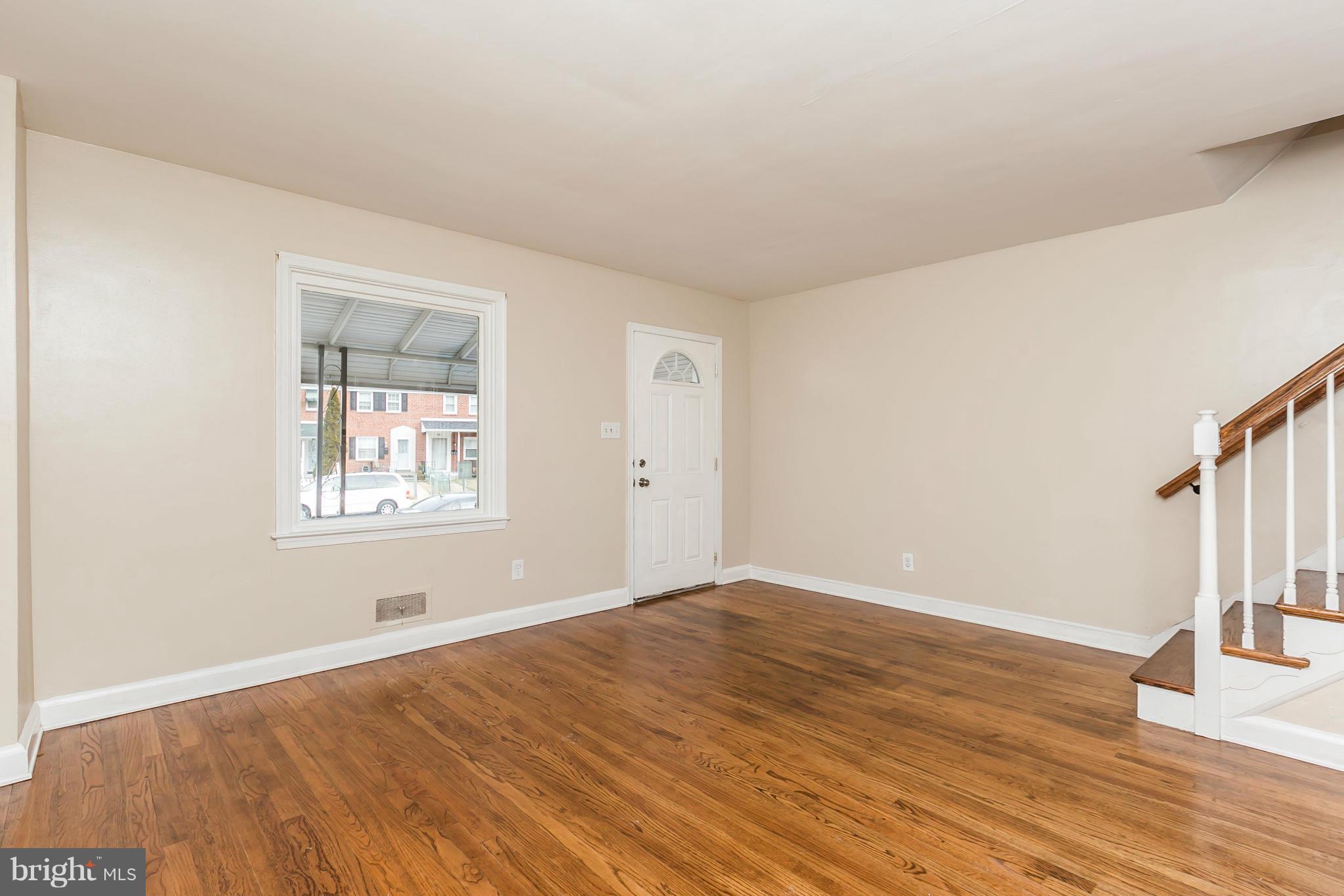 334 Grovethorn Road Baltimore, MD 21220 - Photo 3 of 28 Living Room