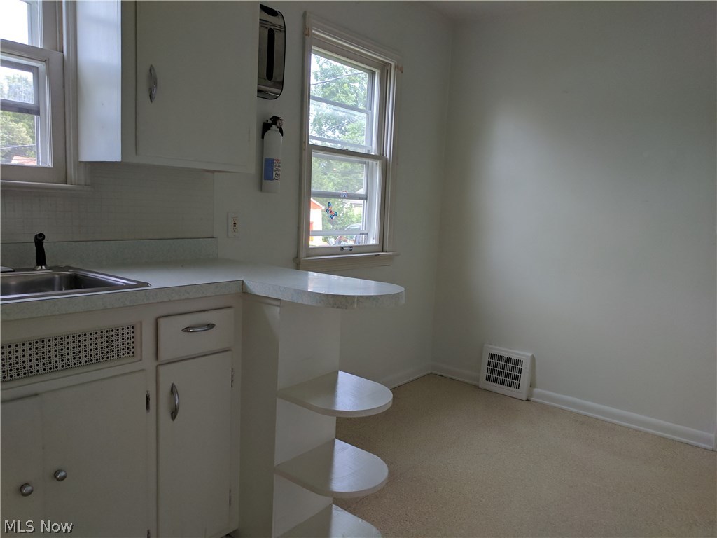 20705 Watson Road Maple Heights, OH 44137 - Photo 10 of 34 Gallery Image 10