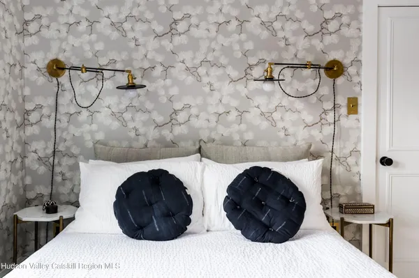 a bathroom with a toilet and a washing machine