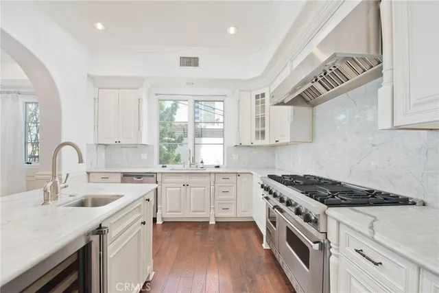 a narrow alley leading to a building