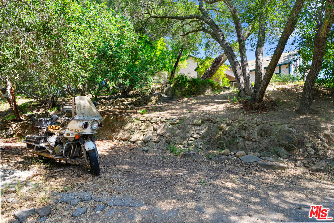20912 Fontaine Road Topanga, CA 90290 - Photo 52 of 52 a view of outdoor space and yard