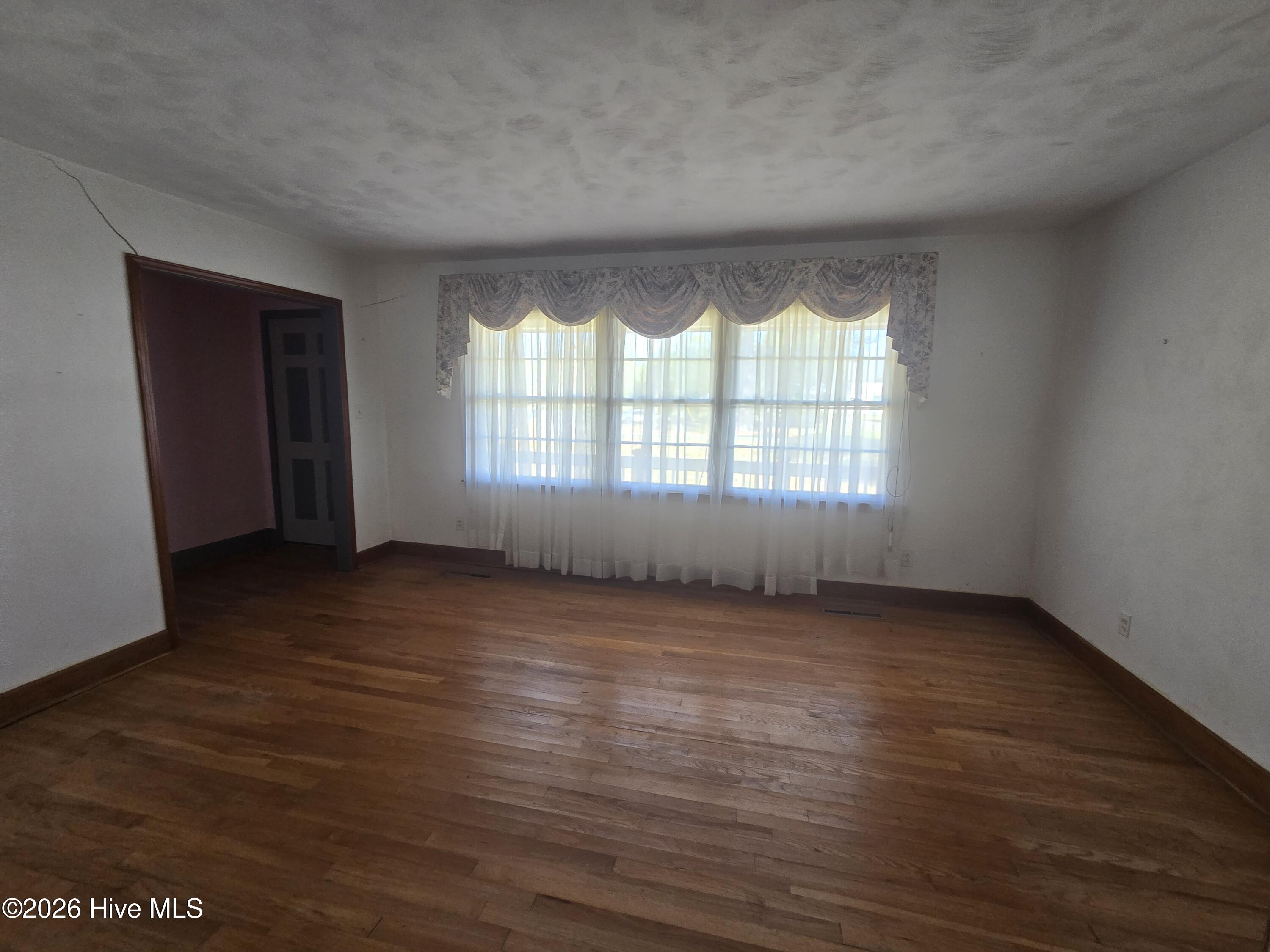 426 Boone Farm Road Ahoskie, NC 27910 - Photo 2 of 12 Living Room