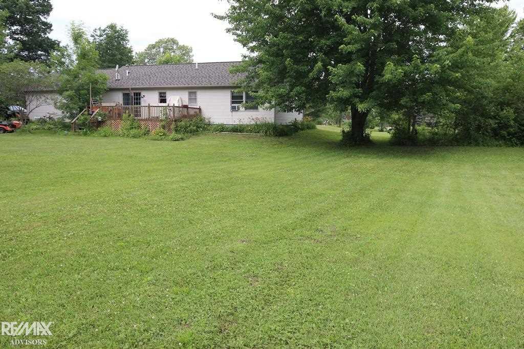 5829 Plank Road Marine City, MI 48039 - Photo 14 of 15 50045942-13.JPG