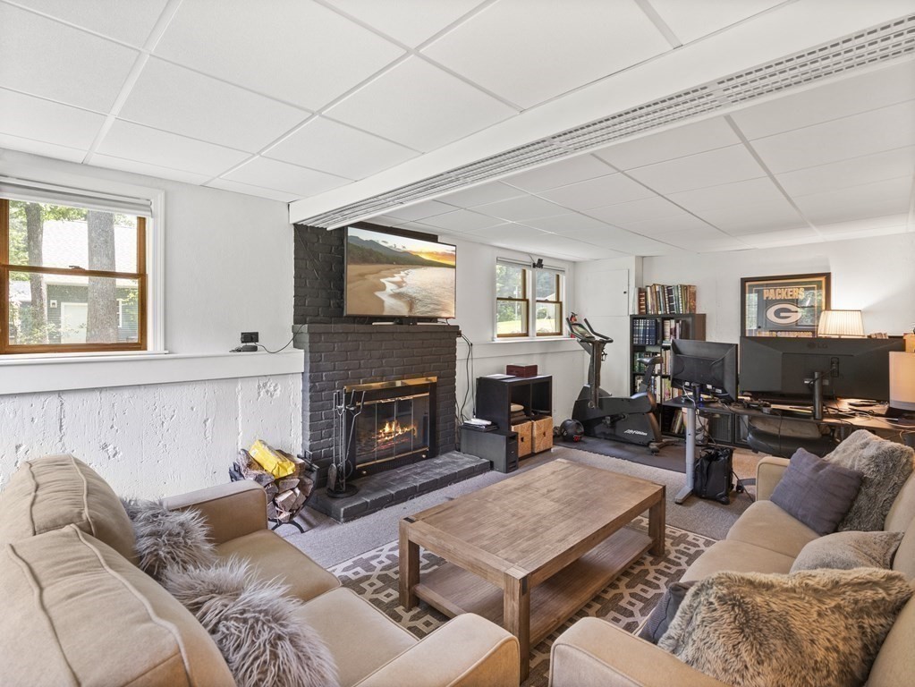 33 Amble Road Chelmsford, MA 01824 - Photo 34 of 42