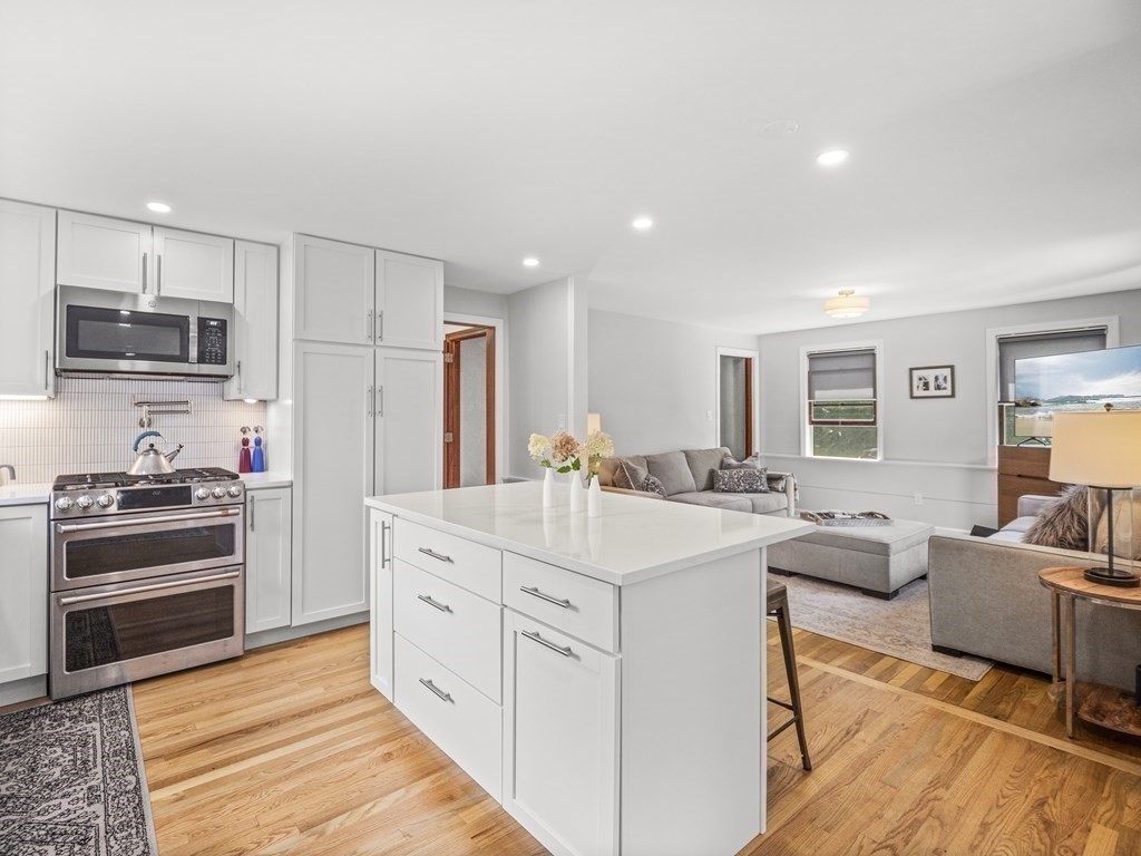 33 Amble Road Chelmsford, MA 01824 - Photo 7 of 42