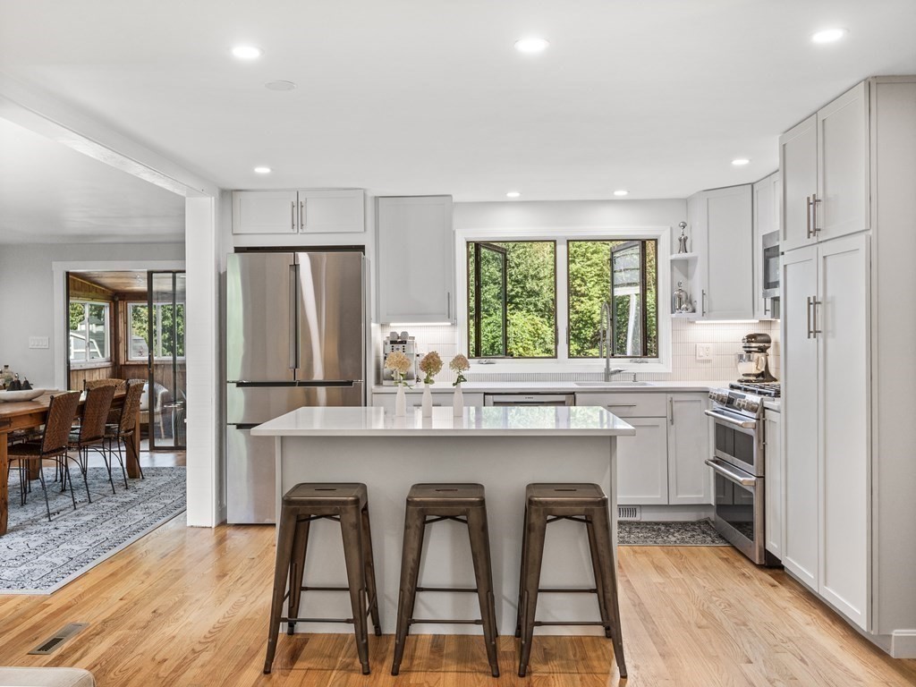 33 Amble Road Chelmsford, MA 01824 - Photo 8 of 42