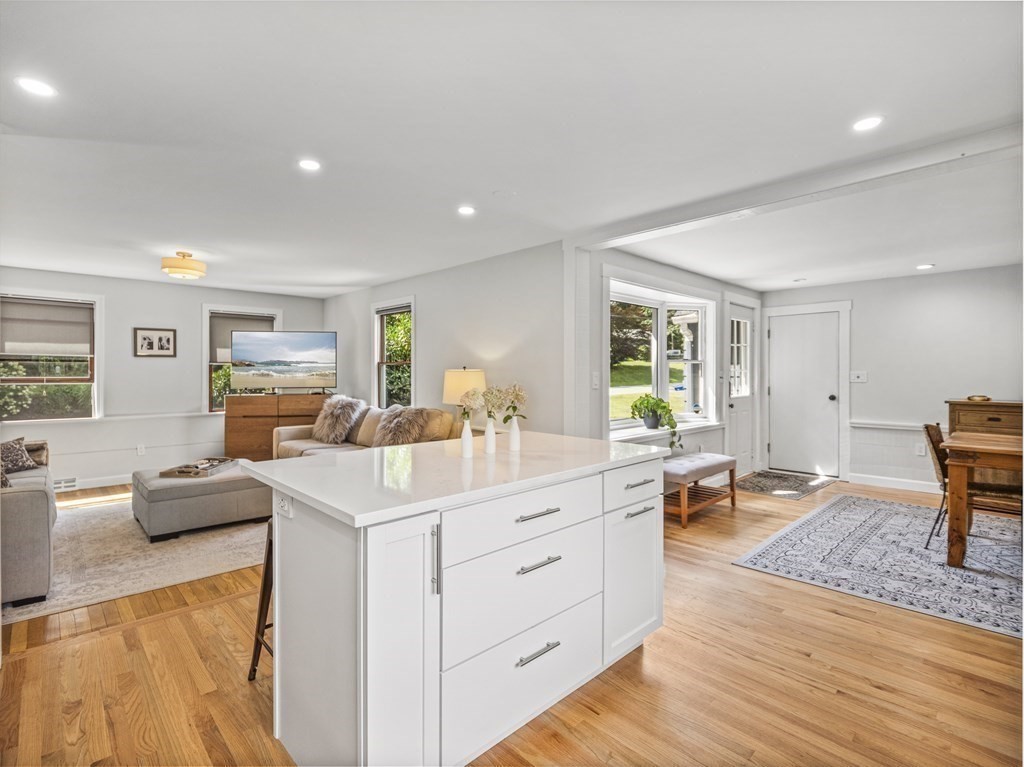 33 Amble Road Chelmsford, MA 01824 - Photo 10 of 42