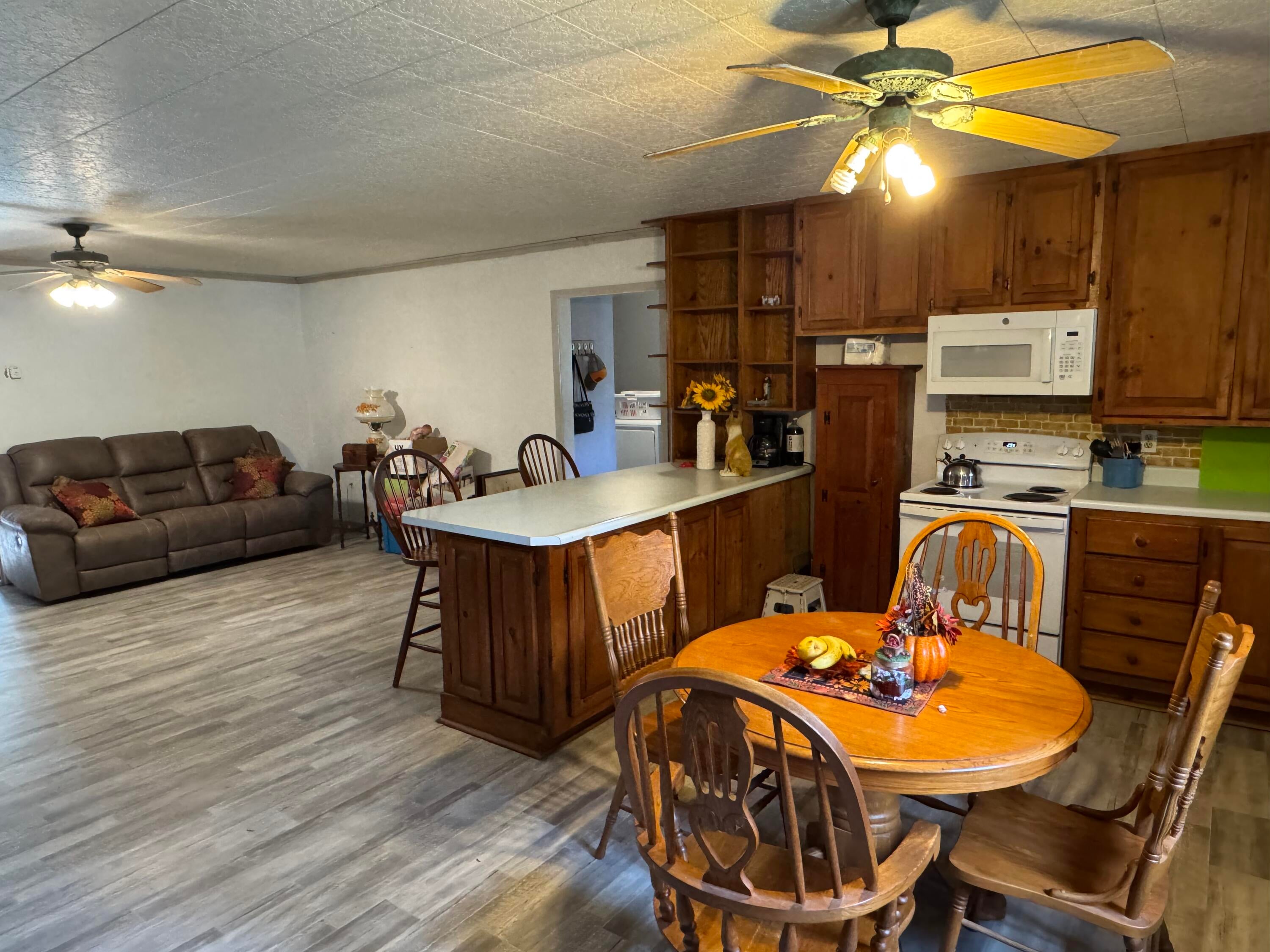 554 St Johns Road Champlain, NY 12919 - Photo 4 of 28 Gallery Image 4