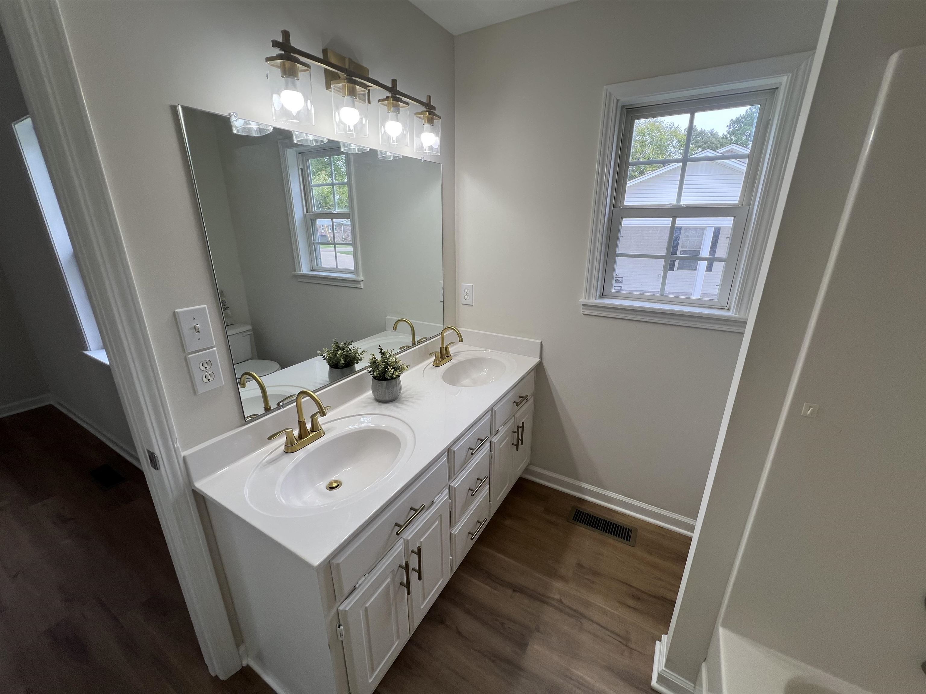 1250 Clifton Road Savannah, TN 38372 - Photo 17 of 33