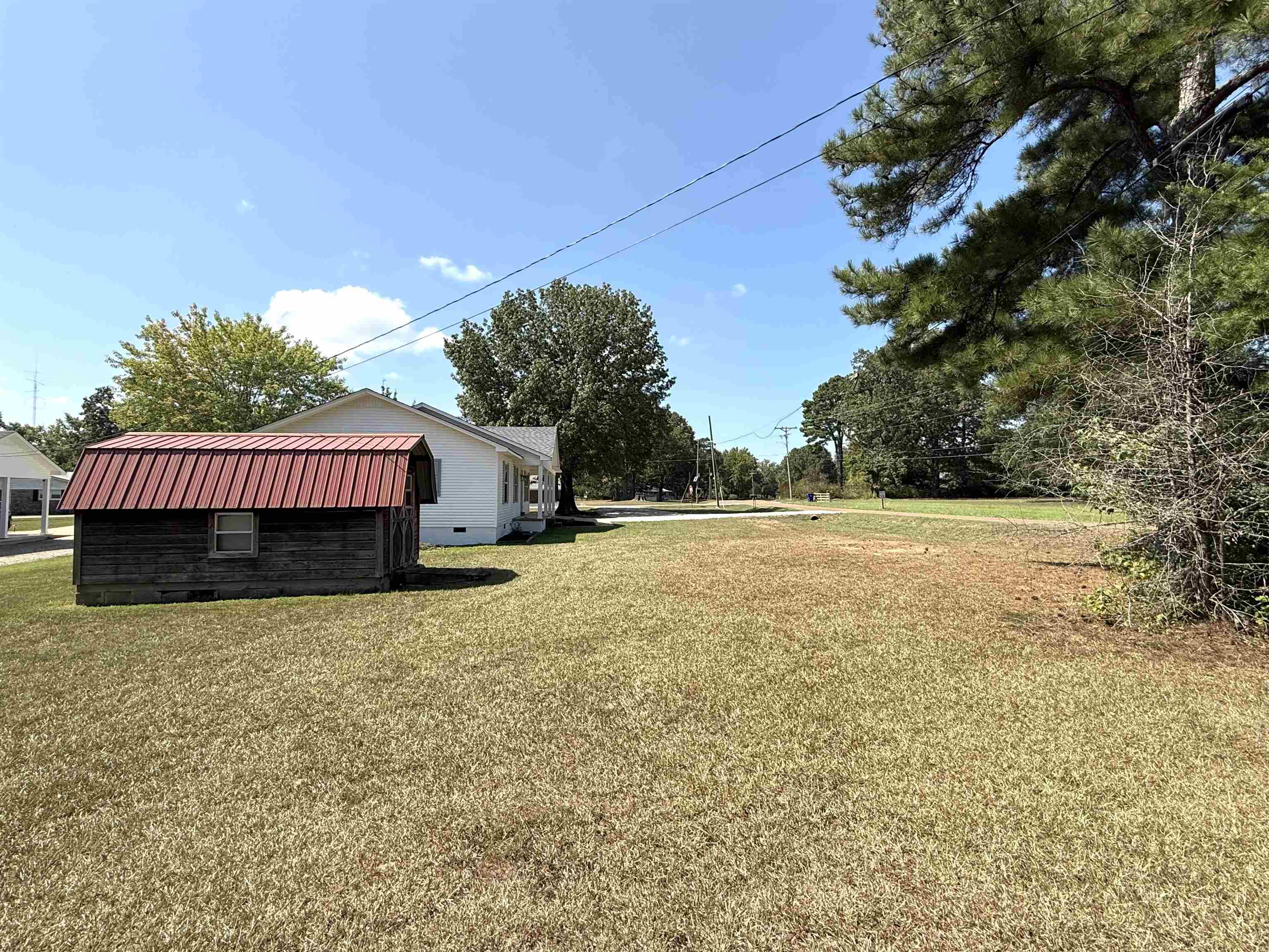 1250 Clifton Road Savannah, TN 38372 - Photo 31 of 33 View of grassy yard
