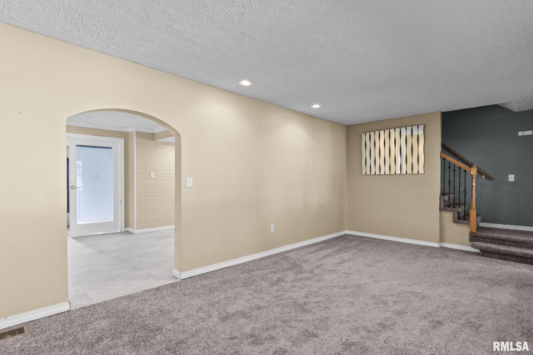 3360 Carman Avenue Springfield, IL 62703 - Photo 6 of 45