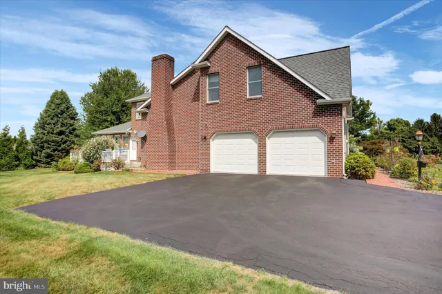 $649,900 | 3325 Muirfield Drive, Chambersburg, PA 17202