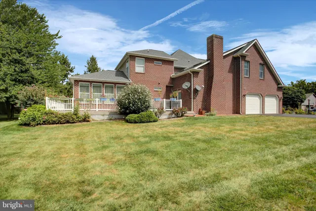 $649,900 | 3325 Muirfield Drive, Chambersburg, PA 17202