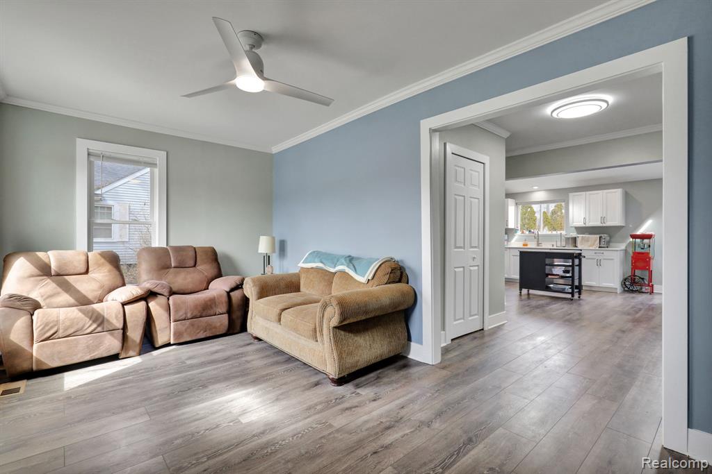 315 East Meier Street Capac, MI 48014 - Photo 4 of 18