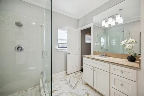 $665,000 | 615 West Bell Street, Houston, TX 77019