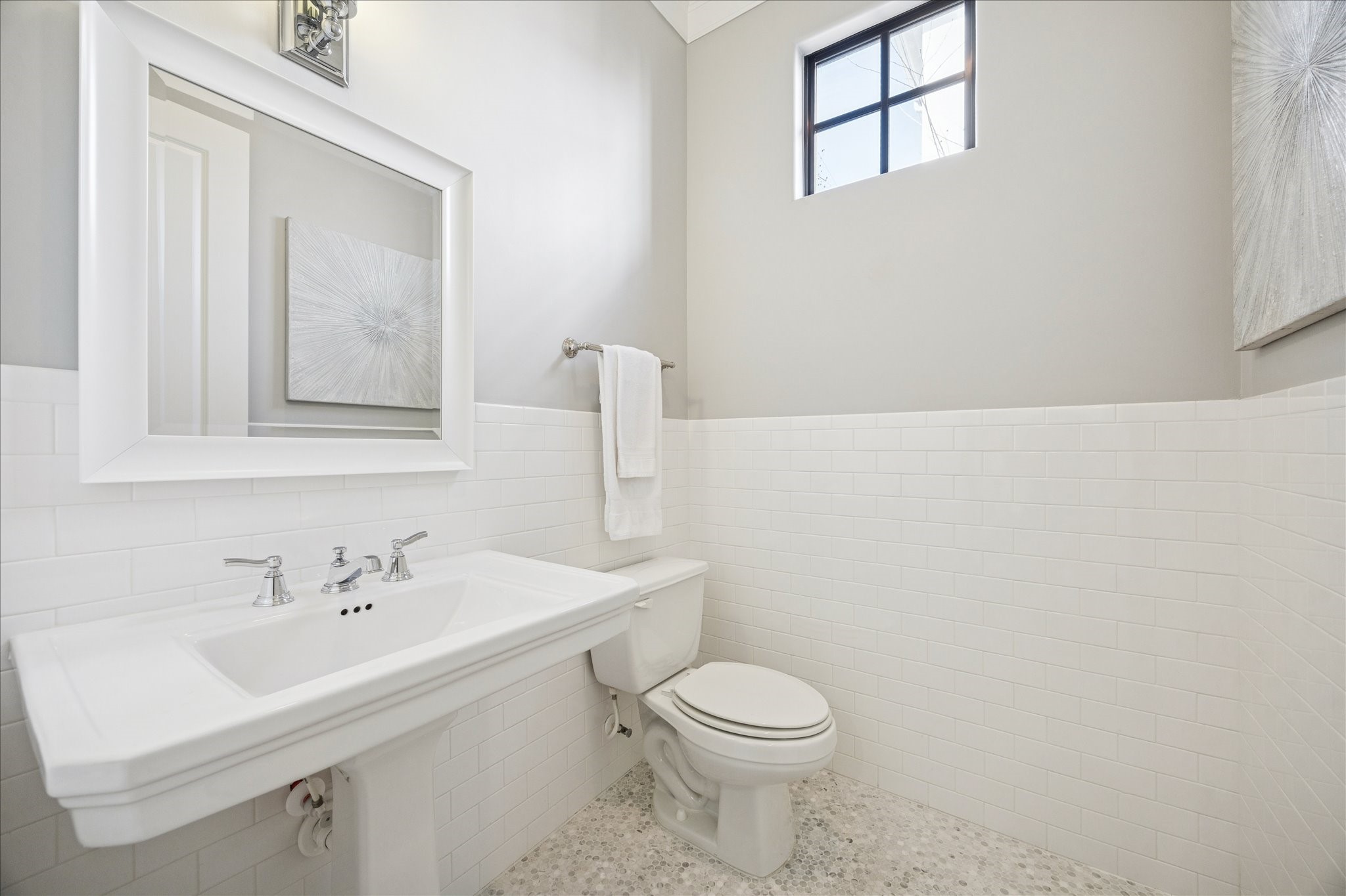615 West Bell Street Houston, TX 77019 - Photo 23 of 26 Half Bath on second floor